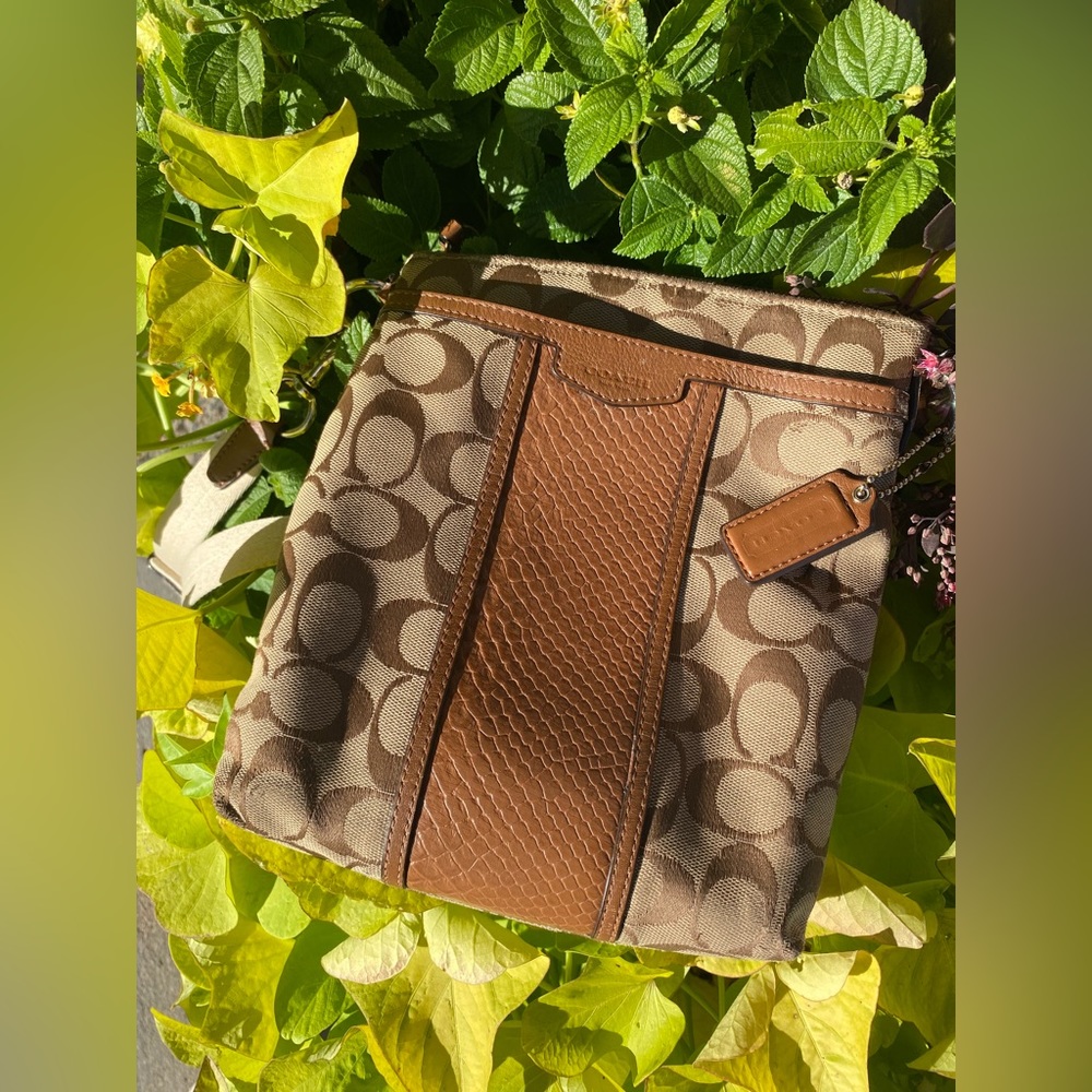 Coach shoulder bag.